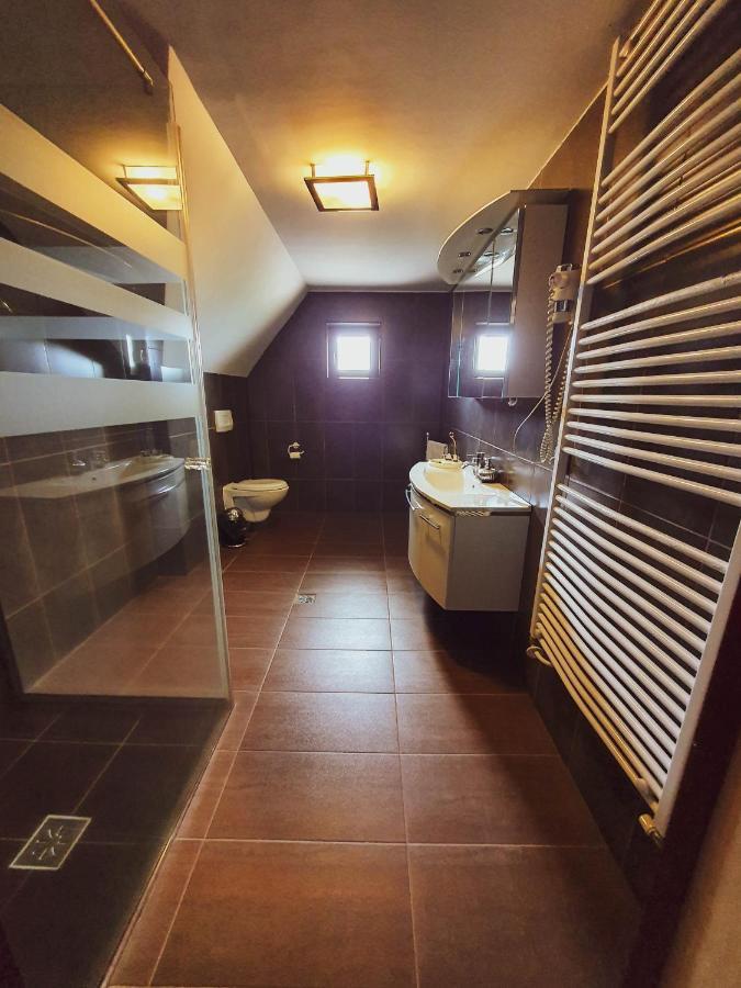 סובאטה Hotel Belvedere מראה חיצוני תמונה