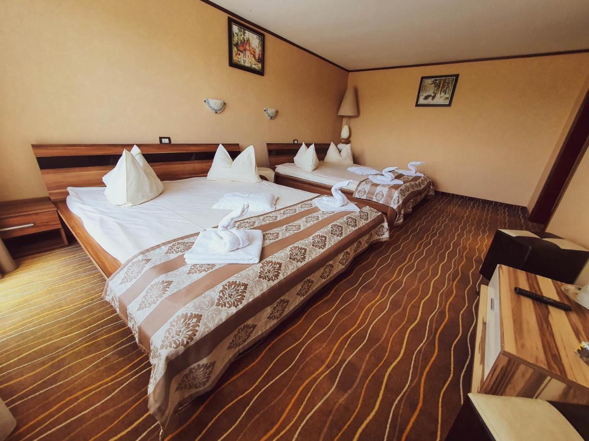 סובאטה Hotel Belvedere מראה חיצוני תמונה
