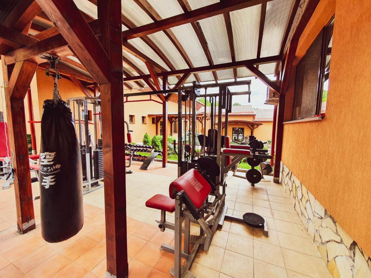סובאטה Hotel Belvedere מראה חיצוני תמונה