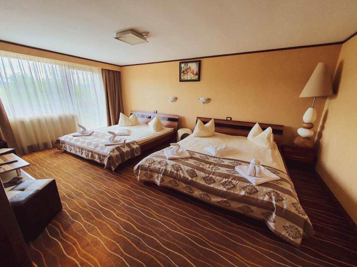 סובאטה Hotel Belvedere מראה חיצוני תמונה