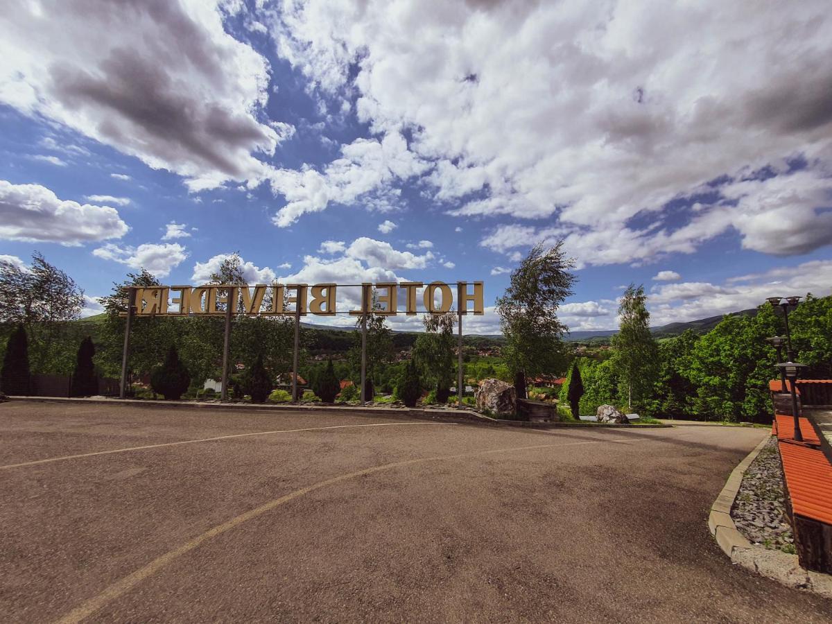 סובאטה Hotel Belvedere מראה חיצוני תמונה