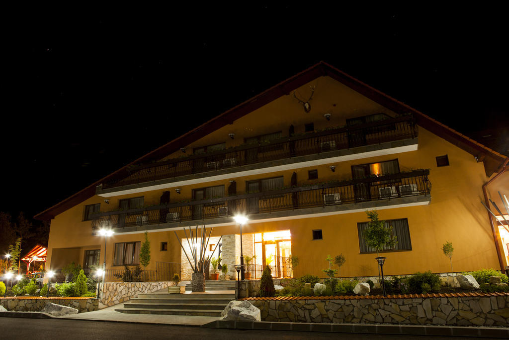סובאטה Hotel Belvedere מראה חיצוני תמונה